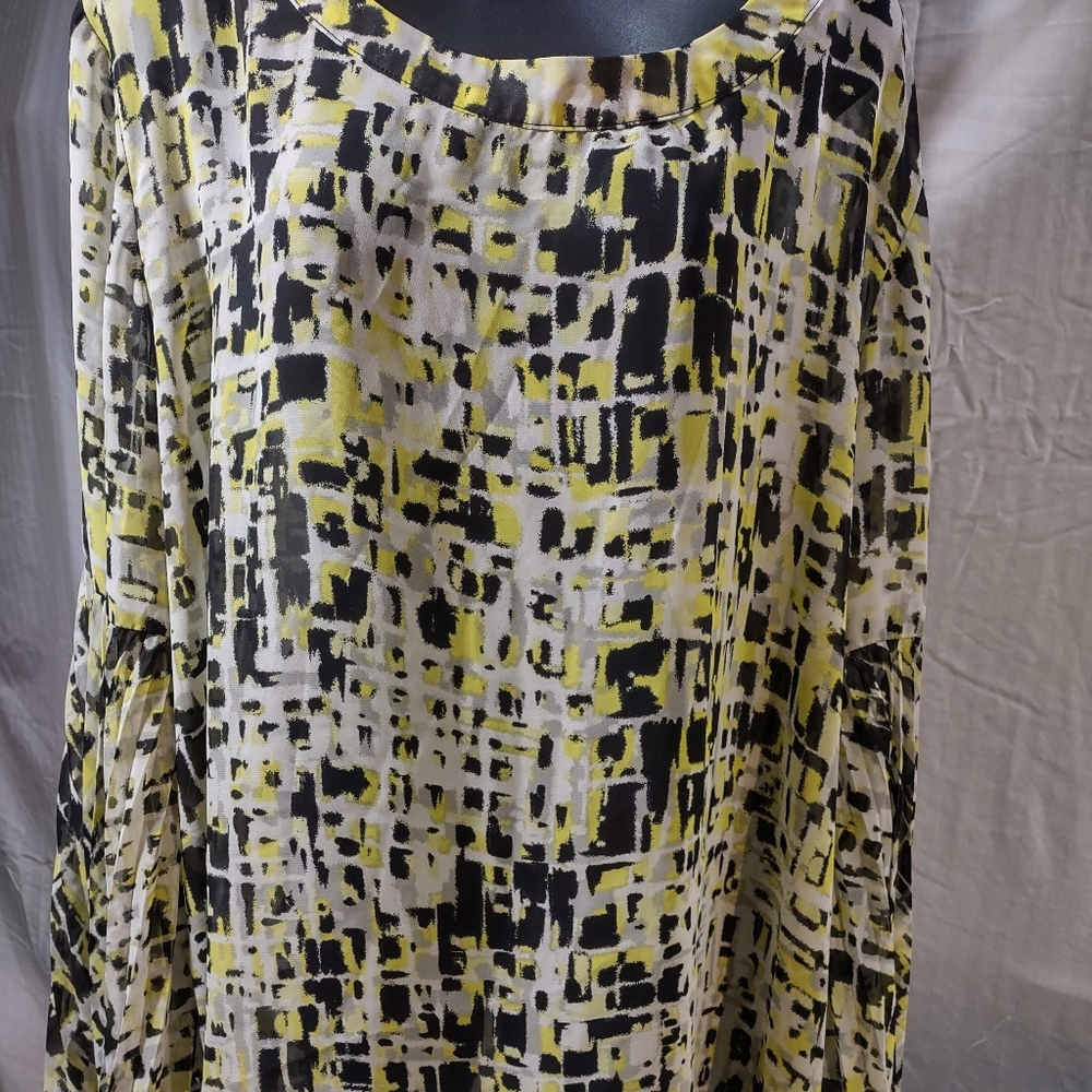 (476) Cato, size 22/24W,black,yellow,white sheer Top, bell sleeve, Top, Blouse,